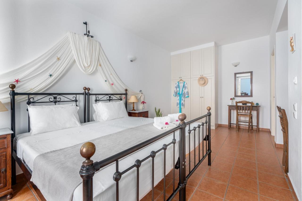 פיניקאס Reggina'S Apartments מראה חיצוני תמונה