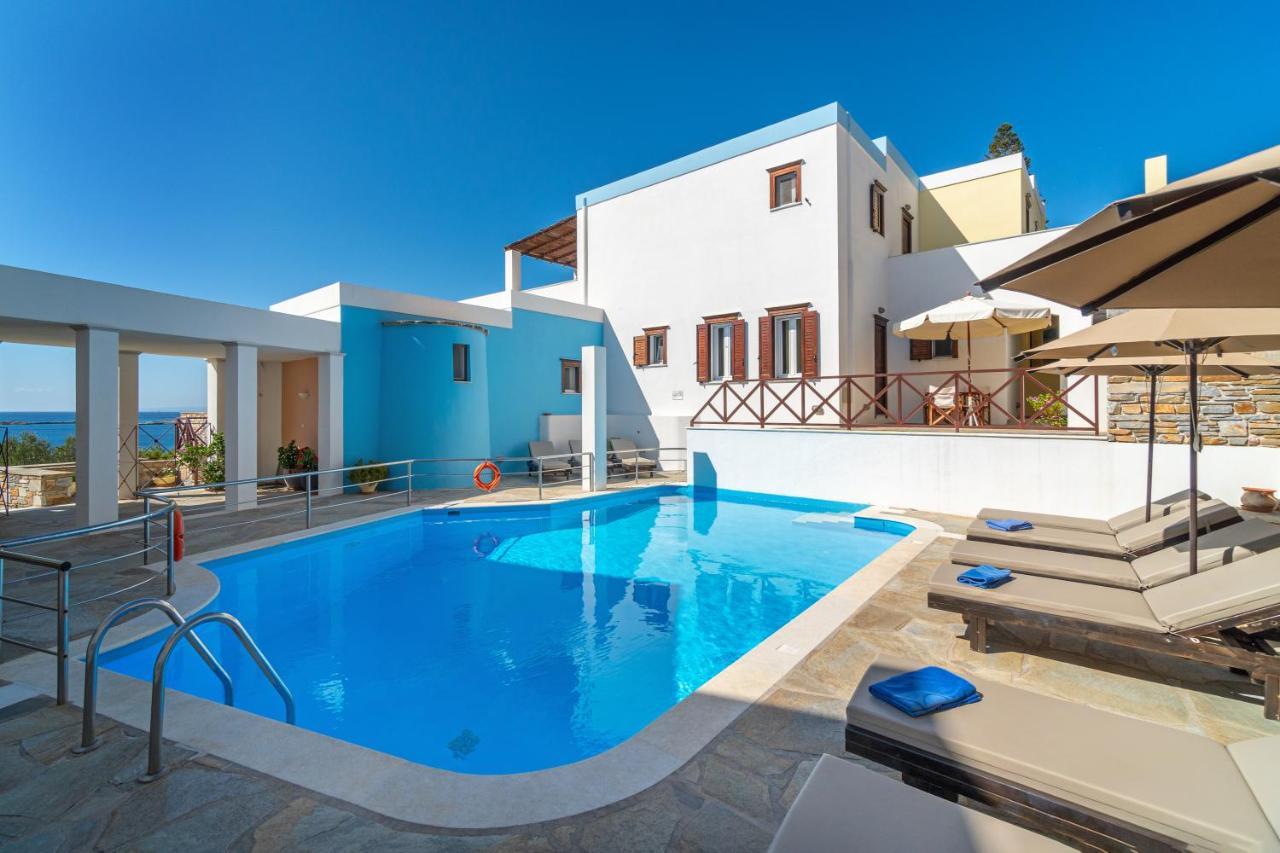 פיניקאס Reggina'S Apartments מראה חיצוני תמונה